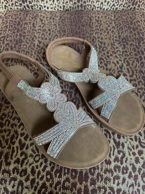 NEW Flexmax Pretty Brown Lightweight Rhinestone Sandals Women’s Size 10